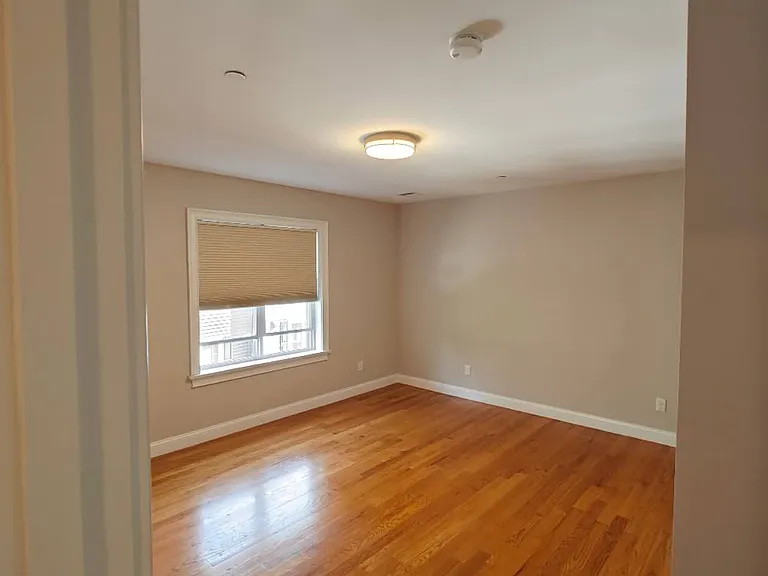 150 Quincy Ave #5B — Photo 11