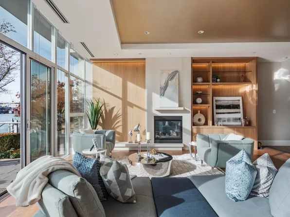 1576 Homer Mews, Vancouver, BC V6Z 0A6