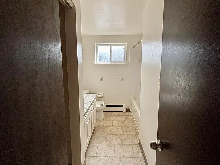 Losson Garden Apartments — Photo 8