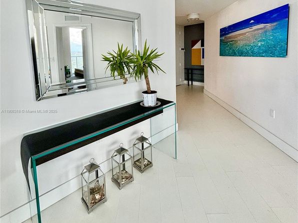 79 SW 12th St PENTHOUSE 4012-S