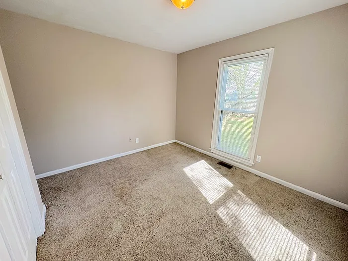 915 Green St #915 — Photo 10