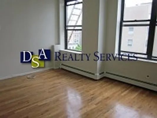Rented by DSA Realty | media 25