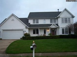 242 Brookpoint Cir, Wadsworth, OH 44281