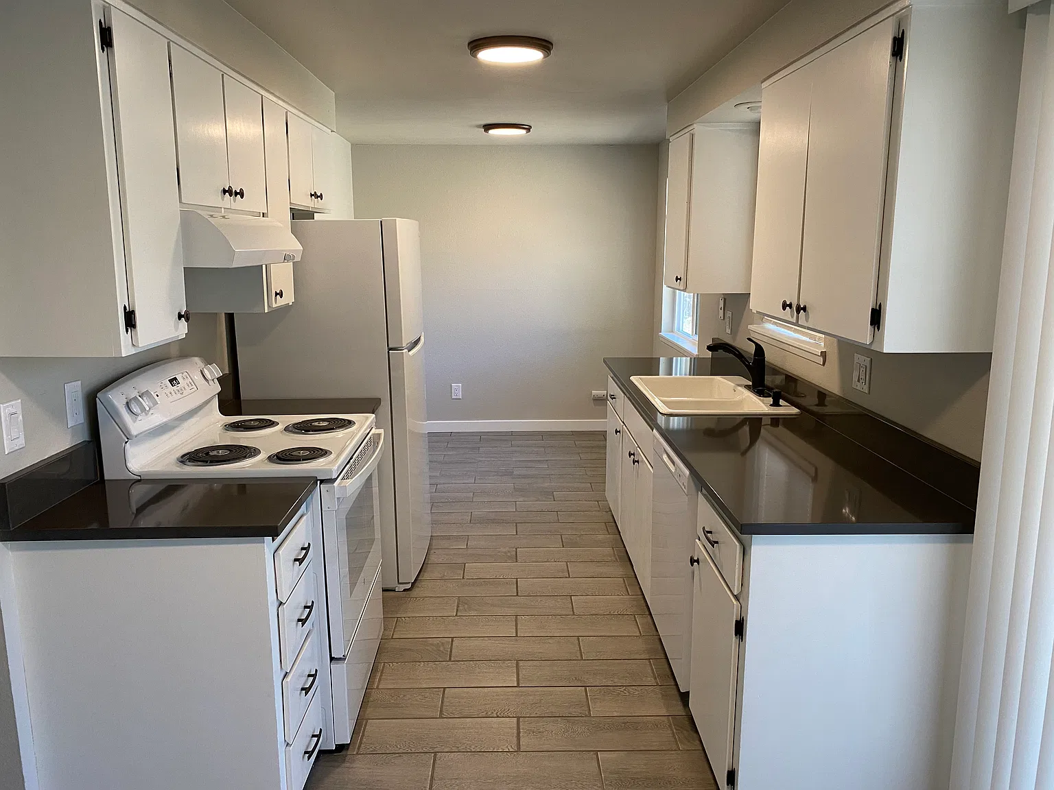 2 bed, $1,900 — Photo 2