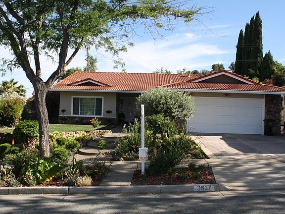 2nd image of 3637 Eastridge Dr