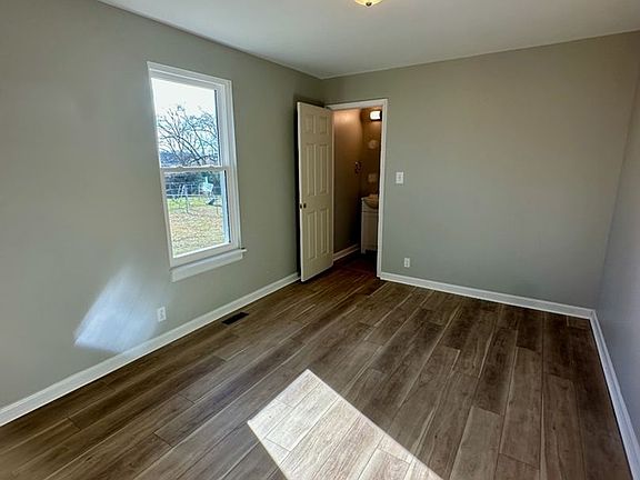 3rd image of 4823 Shadowlawn Dr