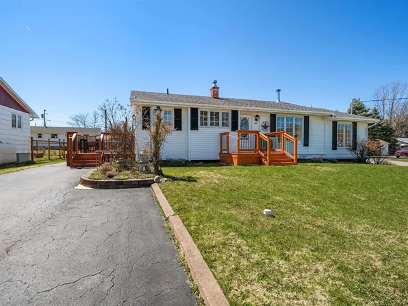 179 Cedar St, Pictou, NS B0K 1X0