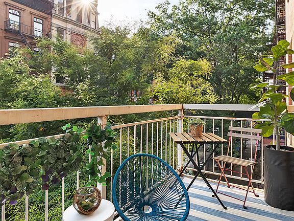 2nd image of 15 Saint Marks Pl APT 3A