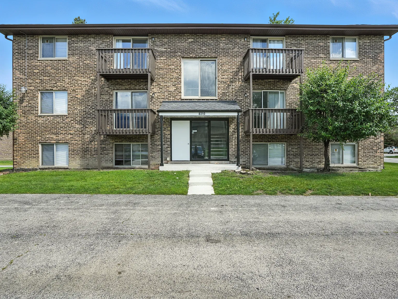 2 bed, 1000 sqft, $2,100 — Photo 1