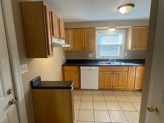 4th image of 1415 Park Ave
