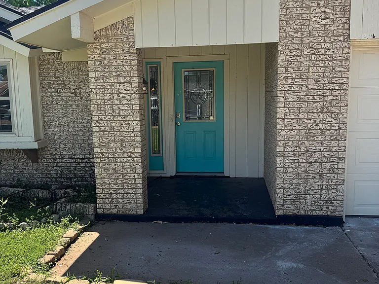 5605 Briargrove Dr — Photo 4