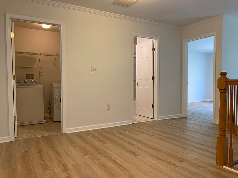 47 Hoover Ave — Photo 12