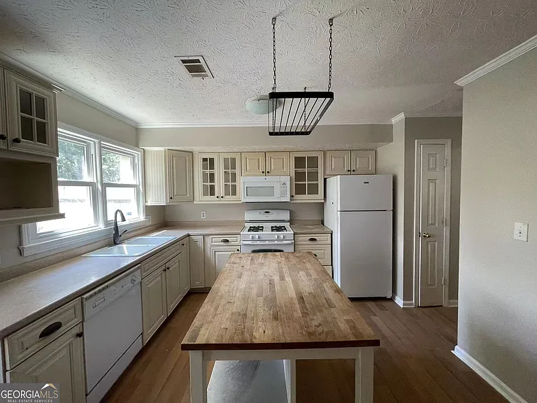 1300 Kennesaw Trace Ct NW — Photo 7