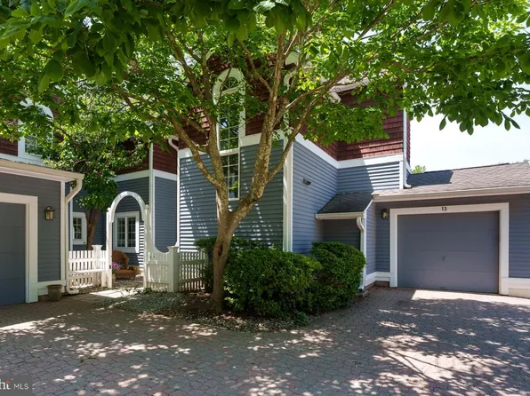 13 Railroad Pl, Pennington, NJ 08534