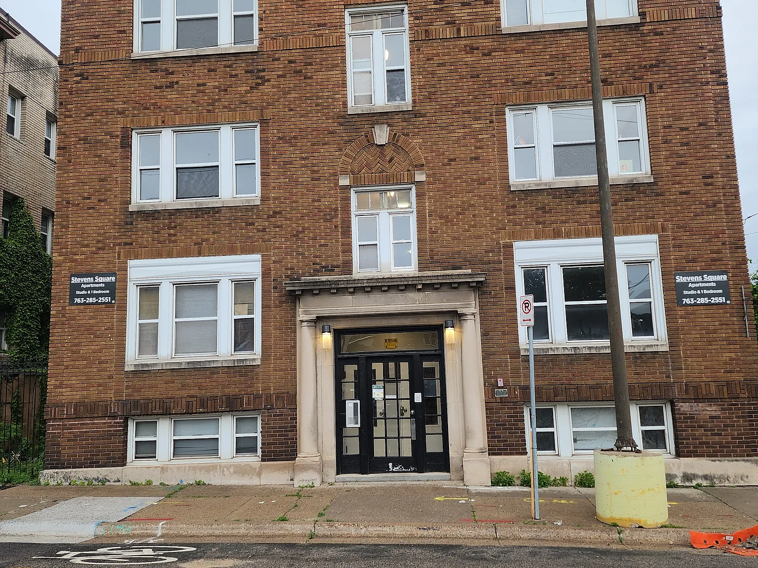 Steven Square Apartments — Photo 2