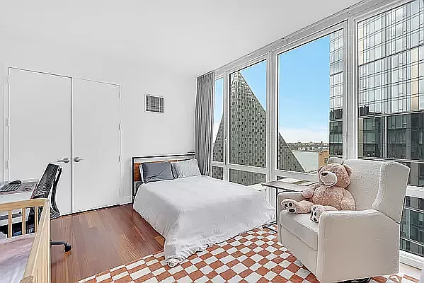 Rented by DejaView Residential Inc | media 5