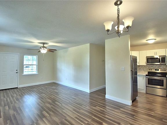 3rd image of 1055 E Grove Ave