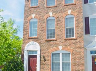 42784 Sykes Ter, Chantilly, VA 20152