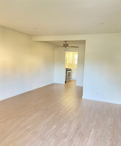 1009 W Huntington Dr #13 — Photo 4