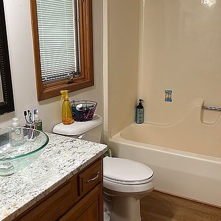 Full bath 1