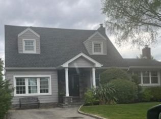 41 Higbie St, Valley Stream, NY 11580