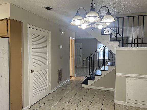 4th image of 2668 Evans Mill Dr #1