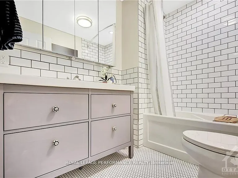 48 Hawthorne Ave — Photo 16