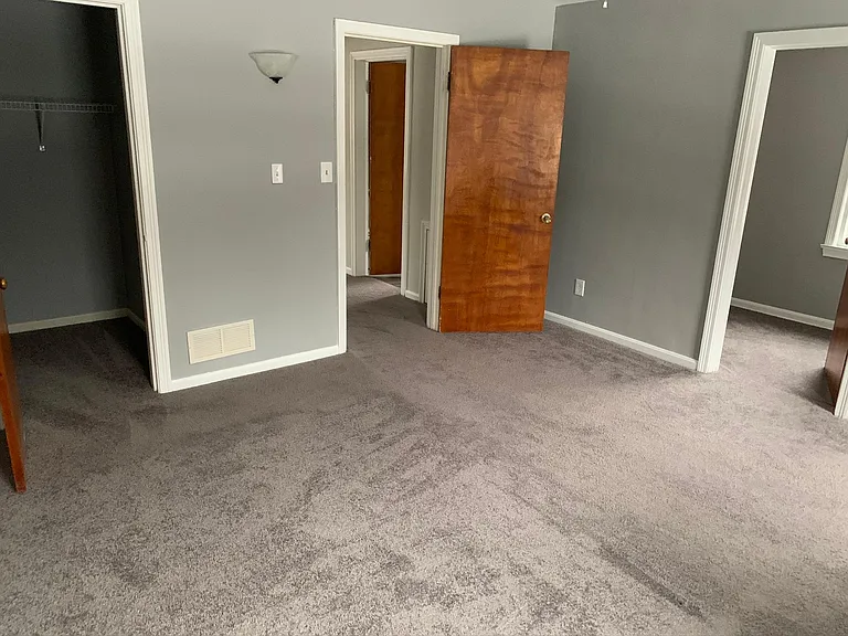 310 W Delaware Ave — Photo 19