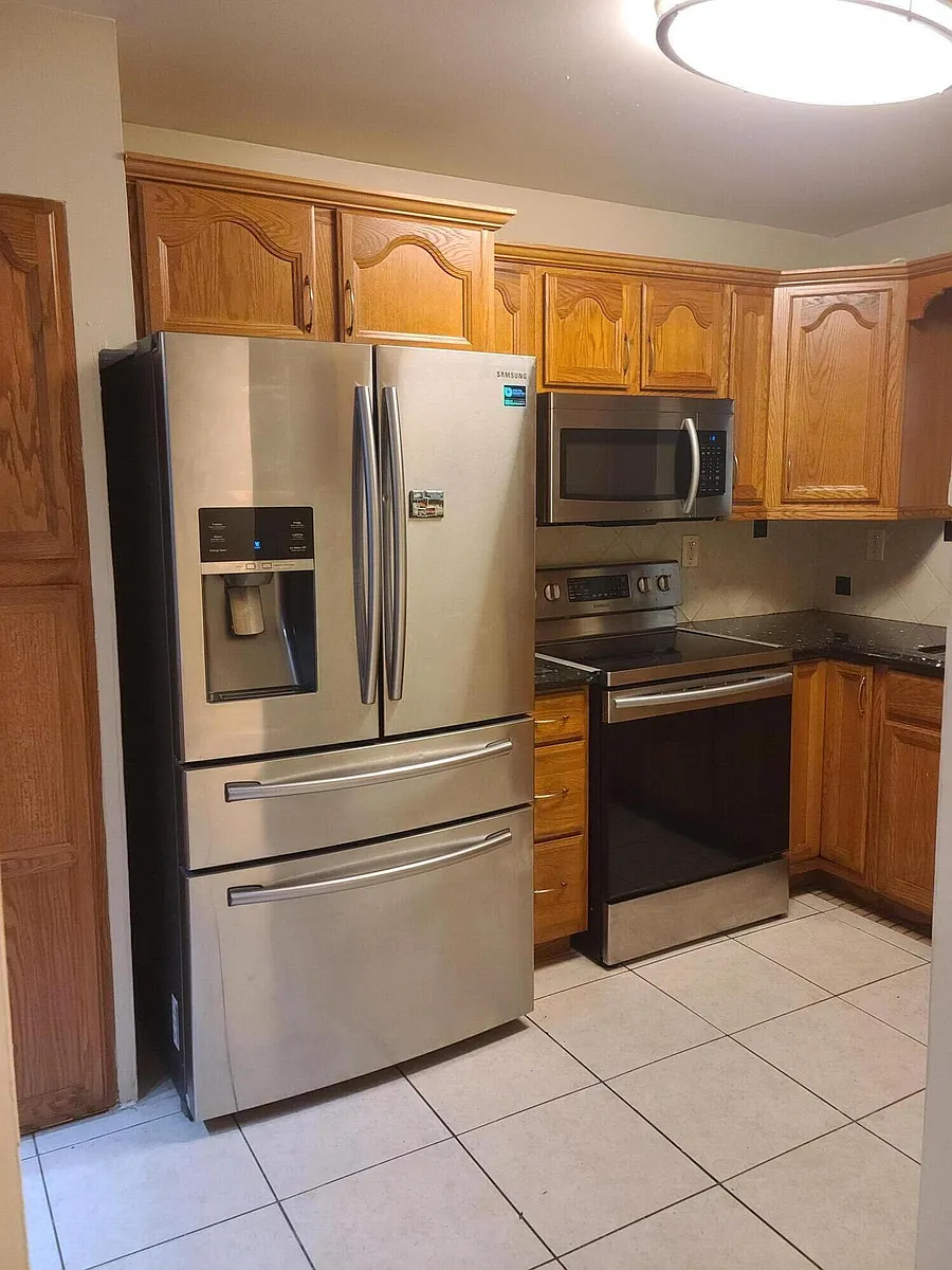 Building Photo - 2977 NW Riverside Dr #202