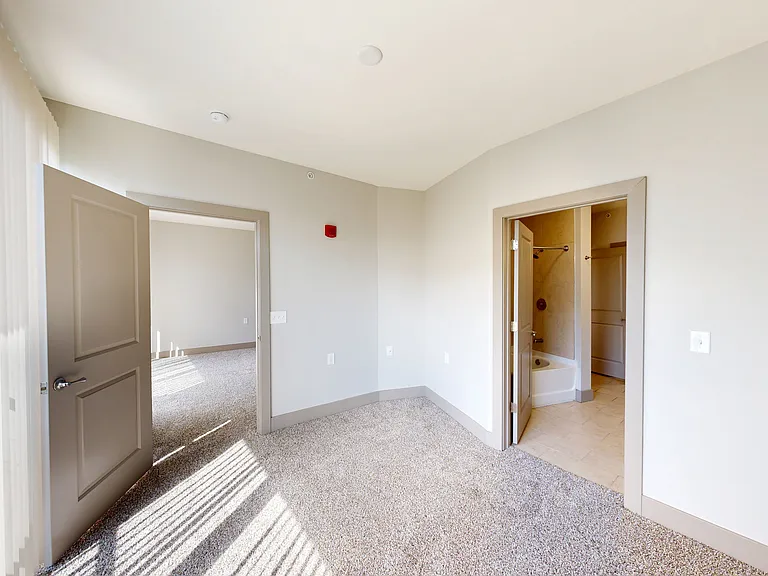 Latitude at Deerfield Crossing — Photo 85