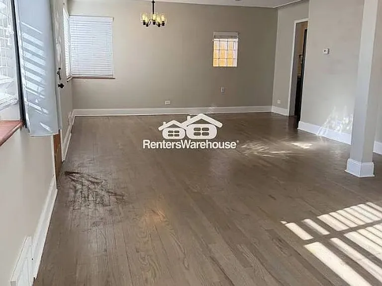3315 E 31st Ave — Photo 6