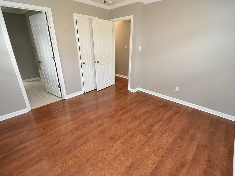 504 S Kings Point Rd — Photo 12