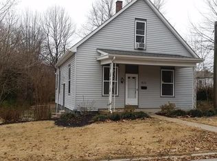 910 E McKinley St, Belleville, IL