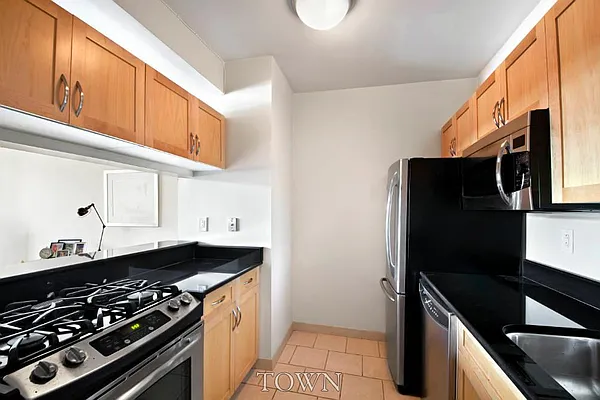 Sold by Town Residential | media 32