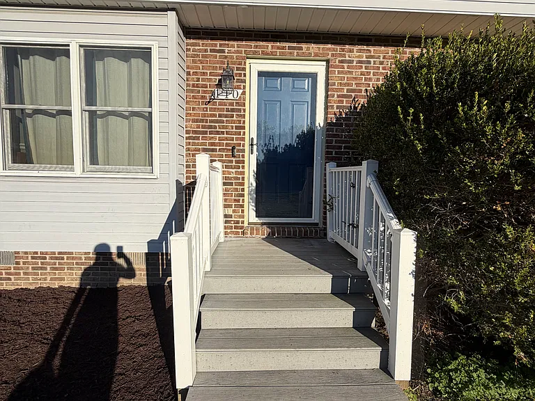 110 Lakeridge Dr — Photo 3