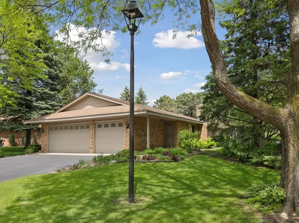 50 Kimberly Ln N, Plymouth, MN 55447