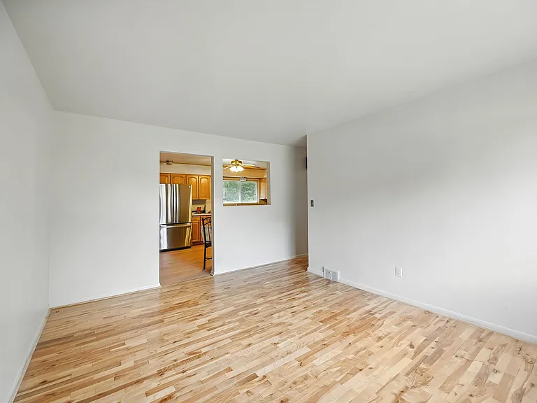 38351 Dequindre Rd — Photo 7