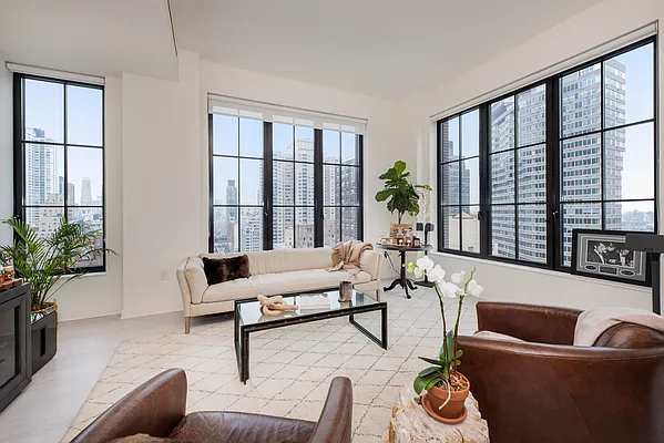 Rented by R New York | media 9