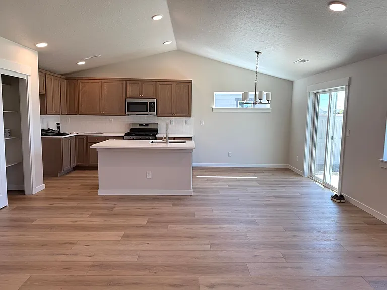 11121 Bluefield Dr — Photo 3