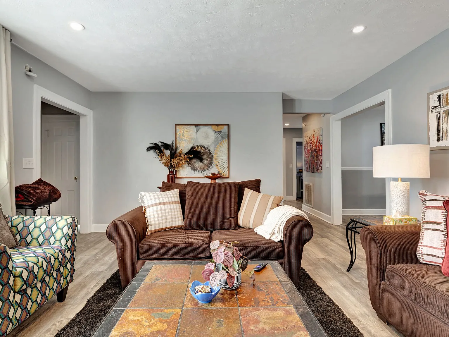 4 bed, 2063 sqft, $3,800 — Photo 3