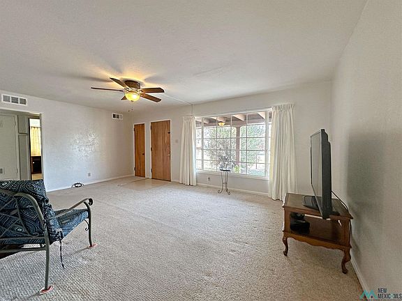 4th image of 507 S Sequoia Ave