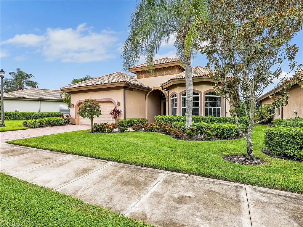 3 bed, 2.0 bath, 1738 sqft, $12,900 — Photo 3