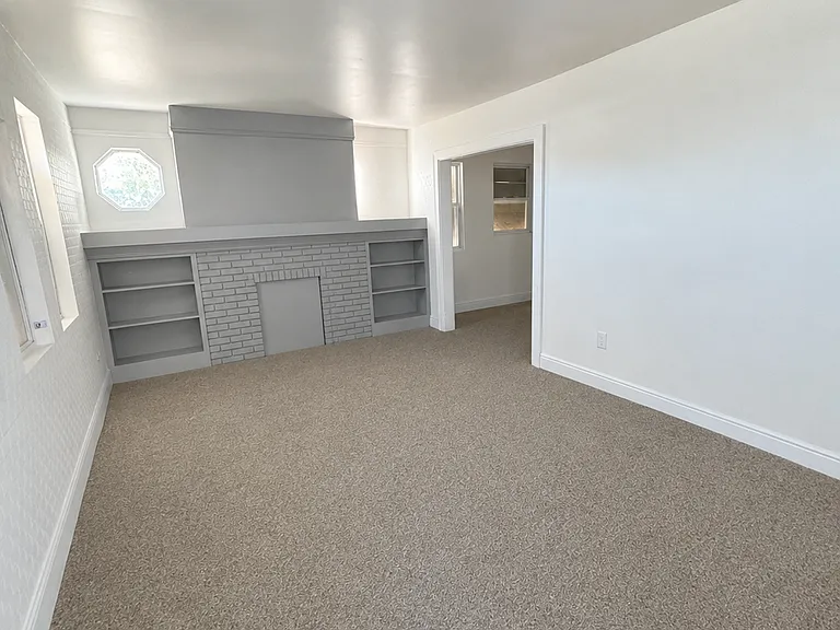 16837 Winthrop St — Photo 2