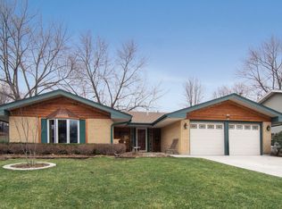 21W561 Buckingham Rd, Glen Ellyn, IL 60137