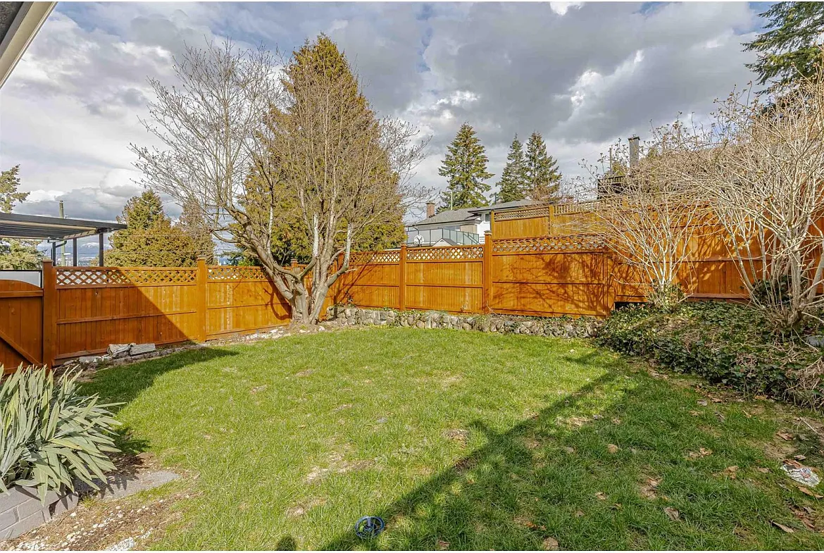 9660 Regent Pl photo 1