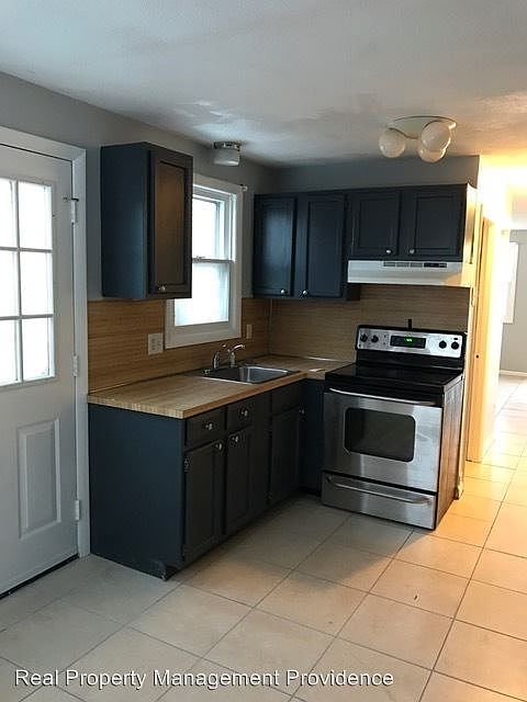 1st image of 17 Klondike St