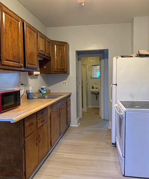 706 Glenwood Ave — Photo 1