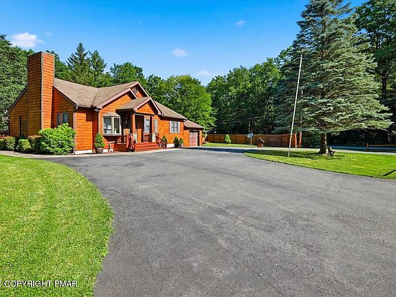 3rd image of 1100 Blackberry Rd