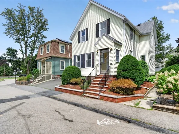 4 Allen Pl, Melrose, MA 02176
