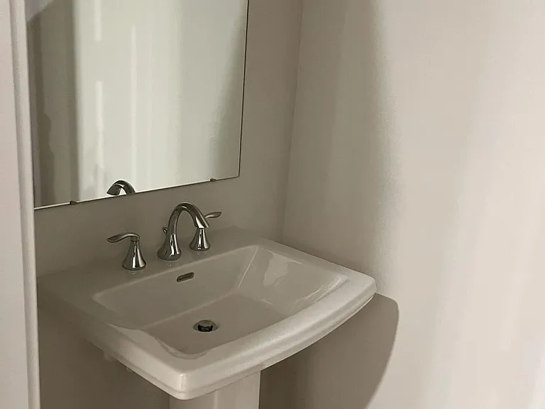 114 Continental Way — Photo 10